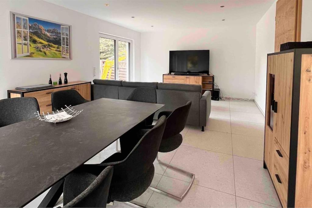 Viel Platz In Burghausen Fuer Freunde Und Familie Apartment Екстериор снимка
