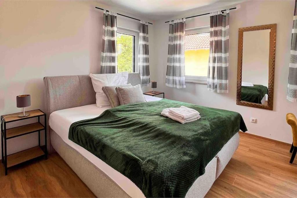 Viel Platz In Burghausen Fuer Freunde Und Familie Apartment Екстериор снимка