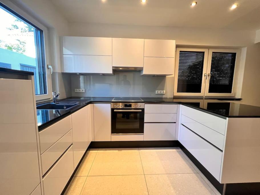 Viel Platz In Burghausen Fuer Freunde Und Familie Apartment Екстериор снимка